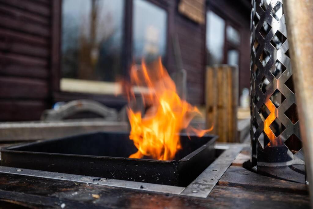 The Woodland Lodge - Wood Fired Hot Tub And Firepit Hambleton Exteriér fotografie