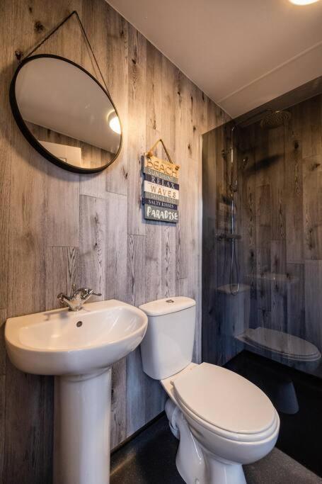 The Woodland Lodge - Wood Fired Hot Tub And Firepit Hambleton Exteriér fotografie