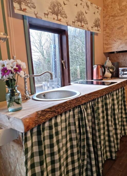 The Woodland Lodge - Wood Fired Hot Tub And Firepit Hambleton Exteriér fotografie