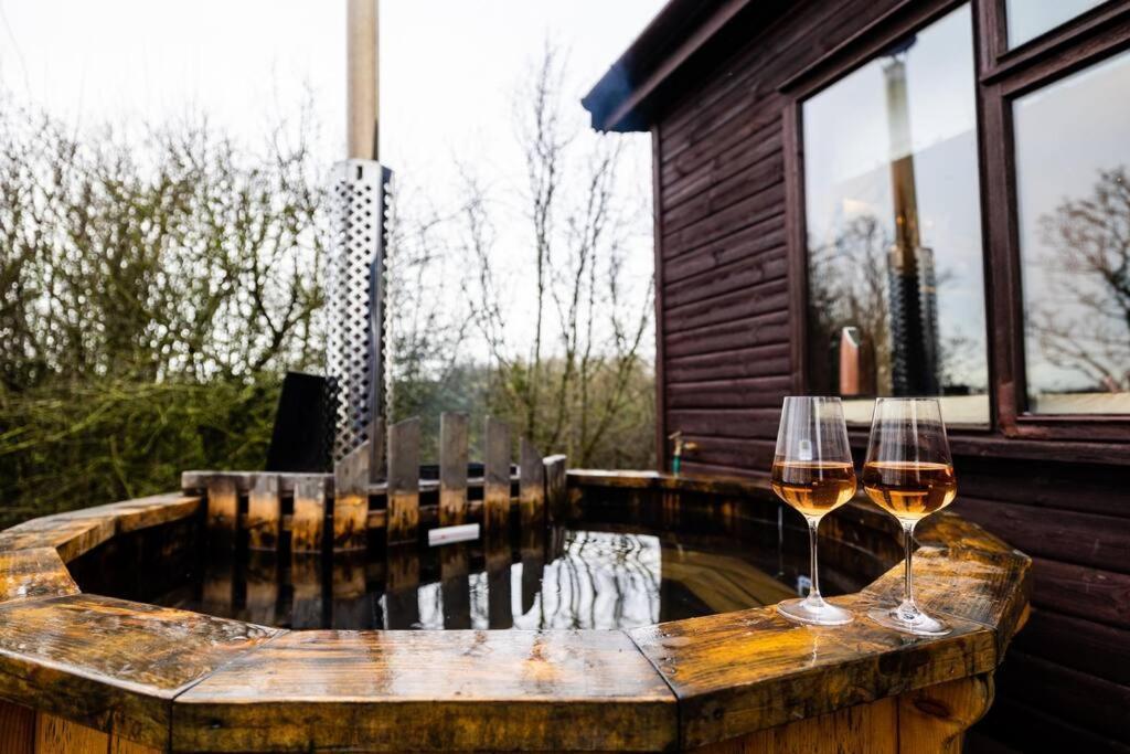 The Woodland Lodge - Wood Fired Hot Tub And Firepit Hambleton Exteriér fotografie